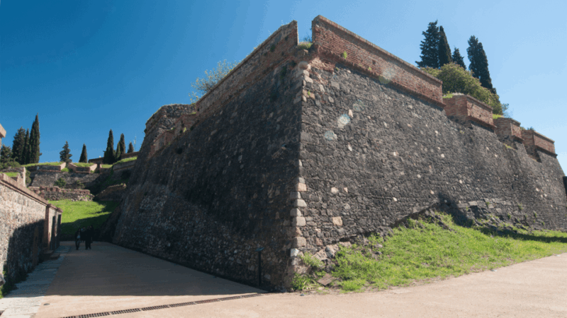 entrance-to-hostalric-castle
