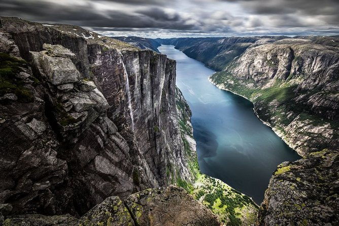 experience-the-magnificent-lysefjord-pulpit-rock-join-in-tour-from-stavanger