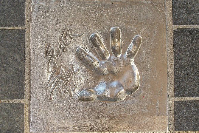 explore-cannes-art-and-culture-with-a-local