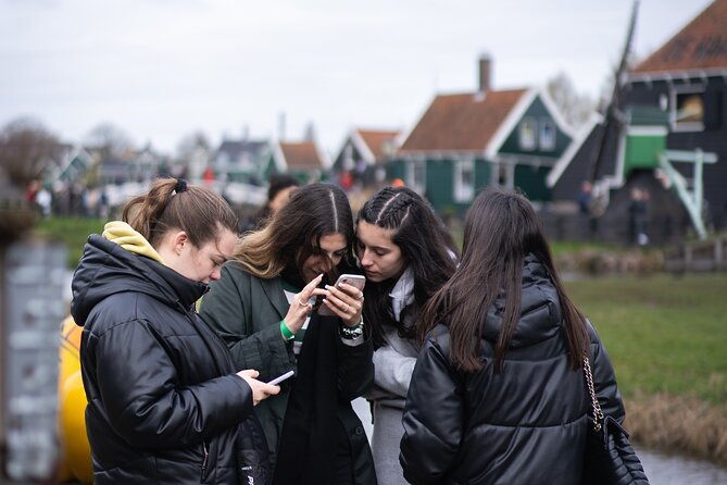 explore-the-windmills-self-guided-walking-tour-on-zaanse-schans