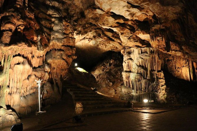 eyes-of-god-saeva-dupka-caves-and-the-blue-ostrich-farm-private-day-trip