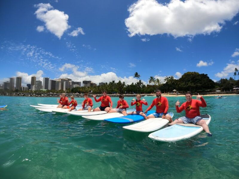 family-surfing-lesson-1-parent-1-child-under-13-others