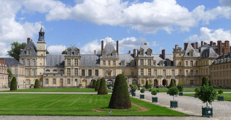 fontainebleau-palace-private-guided-tour-with-ticket