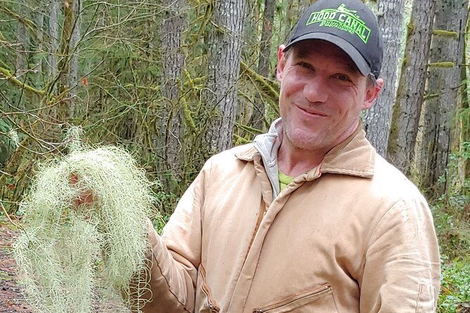 foraging-tour-of-edible-plants-and-mushrooms-in-brinnon