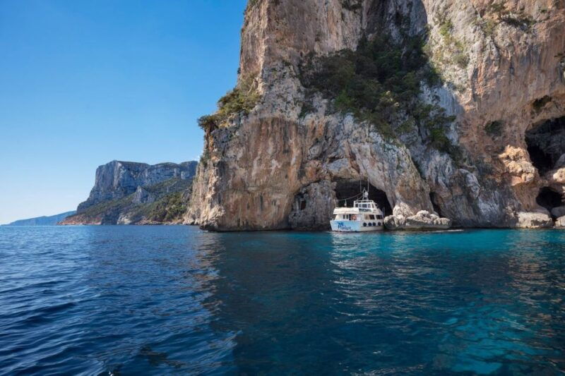 from-cala-gonone-orosei-gulf-cruise-with-stops