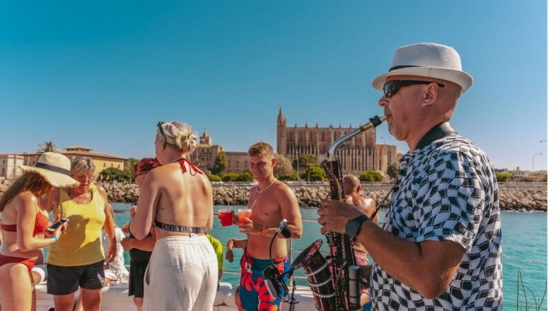 from-magaluf-palma-bay-sightseeing-cruise-with-live-music