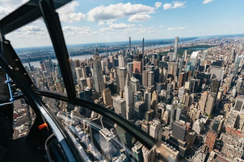from-westchester-private-nyc-helicopter-tour-for-2-6-people