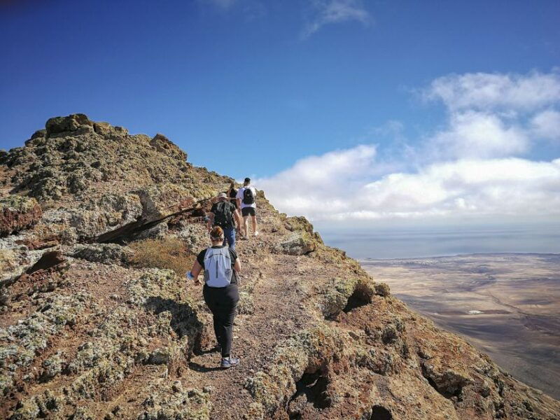 fuerteventura-montana-escanfraga-volcano-summit-hike