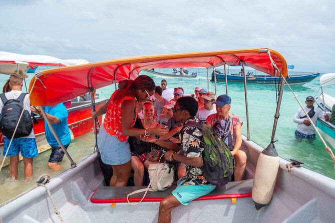 full-day-tour-to-4-rosario-islands-with-snorkeling-and-plankton-in-cartagena