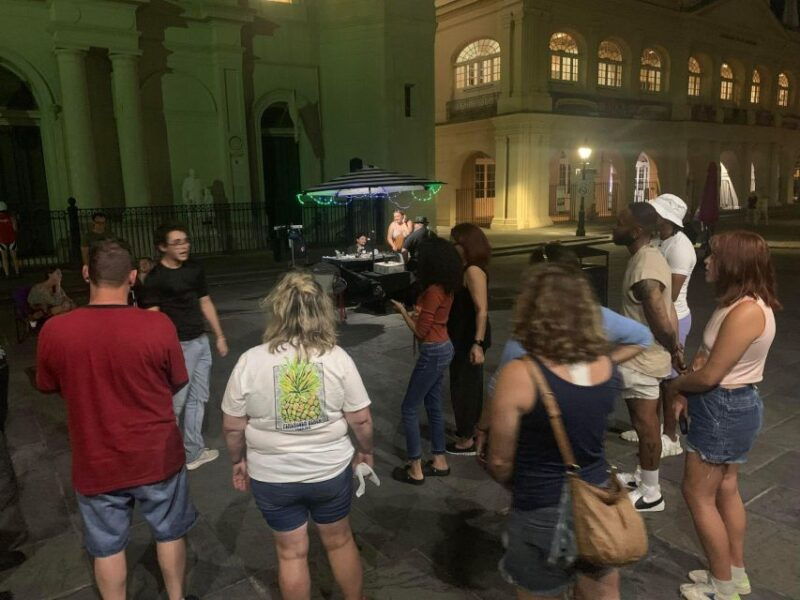 ghost-tour-with-ghost-hunting-gear
