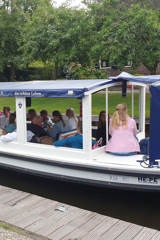 giethoorn-luxury-private-boat-2-hour-tour-with-local-guide