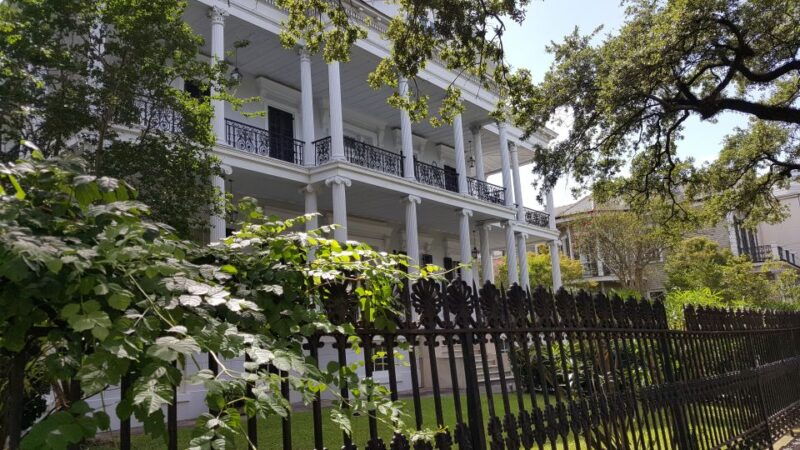 glamorous-garden-district-tour
