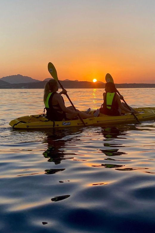 golfo-aranci-small-group-kayak-tour-with-aperitif-dolphins