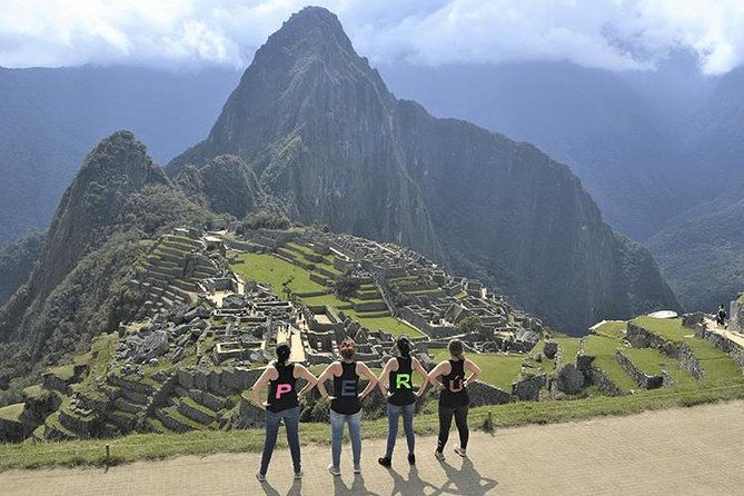 guide-in-machu-picchu