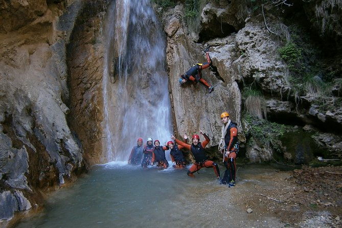 guided-canyoning-in-granada-lentegi-canyon