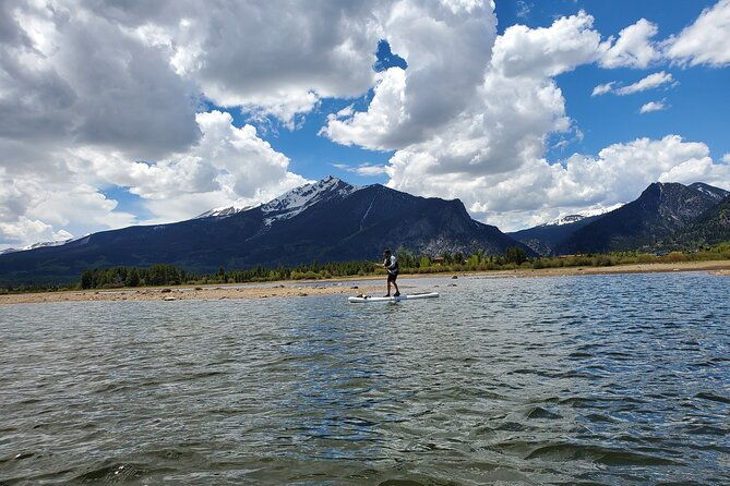 guided-paddleboard-tour-lake-dillons-islands-near-breckenridge