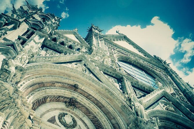 guided-walking-tour-of-the-streets-of-siena-with-aperitif
