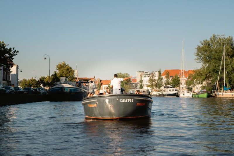 haarlem-private-canal-tour-with-bites-and-unlimited-drinks