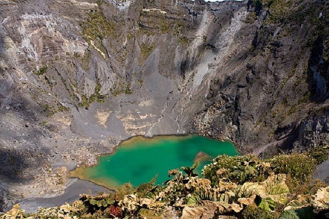 half-day-irazu-volcano-and-basilica-of-the-angels