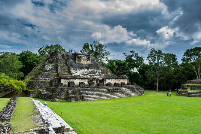 half-day-tour-to-the-heart-of-maya-civilization-in-belize