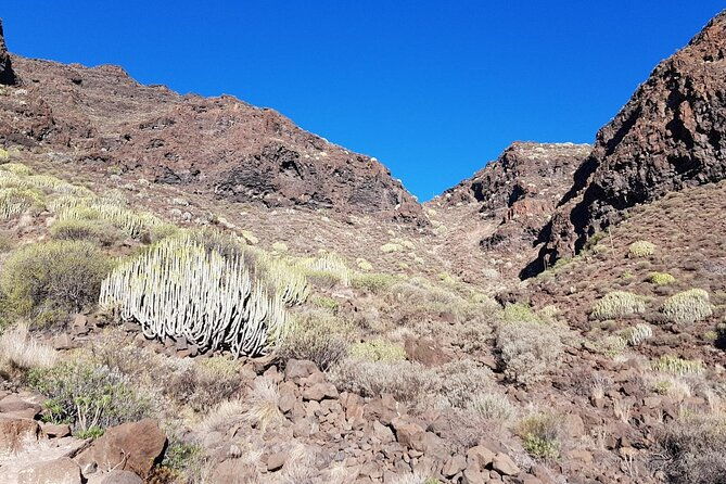 hiking-route-to-guguy-or-guigui-beach