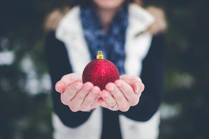 holiday-scavenger-hunt-in-huntington-beach-by-holly-jolly-hunt