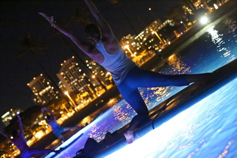 honolulu-night-sup-yoga-class