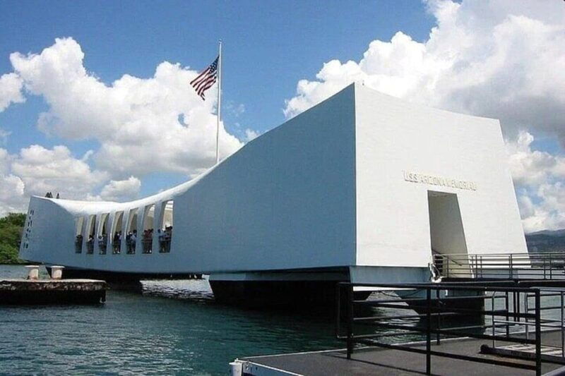honolulu-pearl-harbor-uss-arizona-and-battleship-missouri