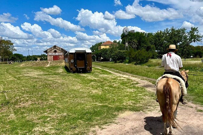 horseback-riding-experience-in-carlos-keen