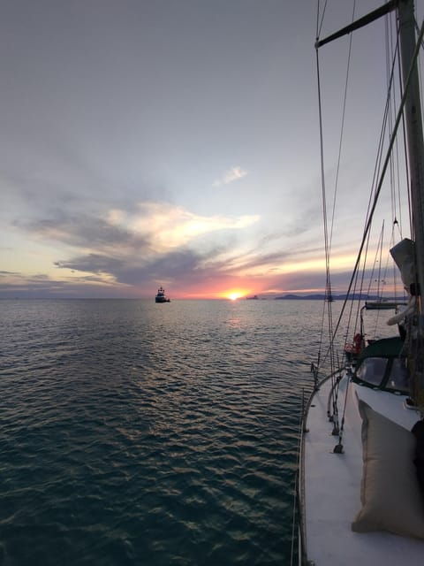 ibiza-sunset-sailing-tour-with-wine
