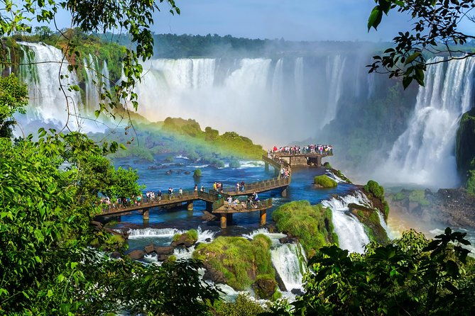 iguazu-falls-argentina-tour-and-great-adventure-on-boats-tour