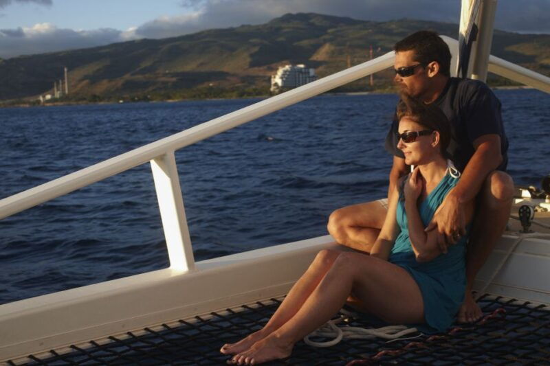 kailua-kona-catamaran-cruise-with-hualalai-volcano-views