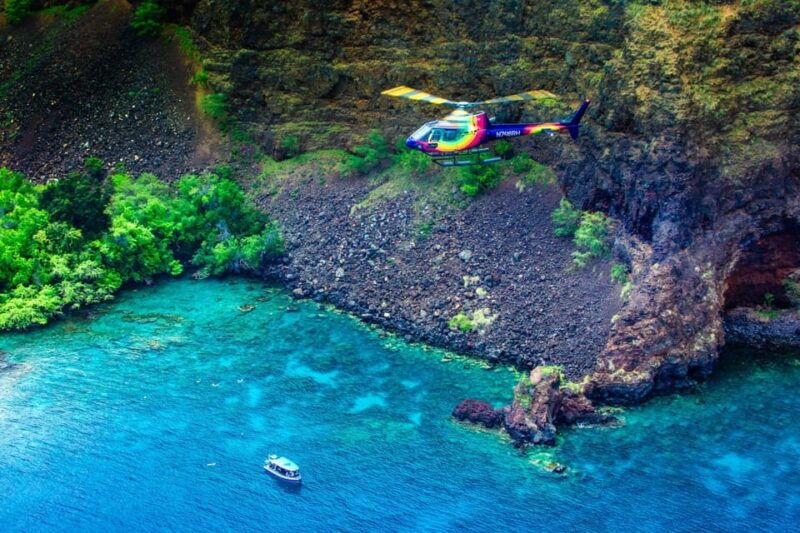 kailua-kona-coastal-scenic-doors-on-off-helicopter-tour