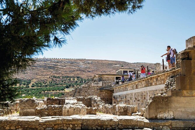 knossos-palace-and-heraklion-guided-tour-with-transport