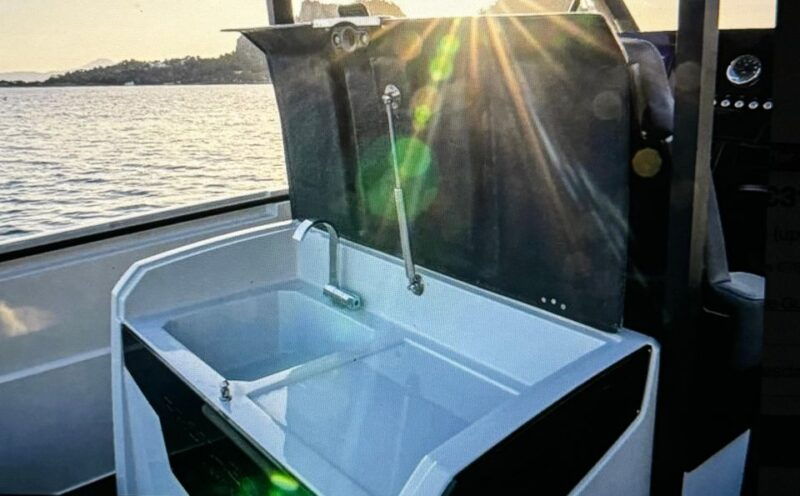 lake-como-1-hour-private-boat-tour-with-driver