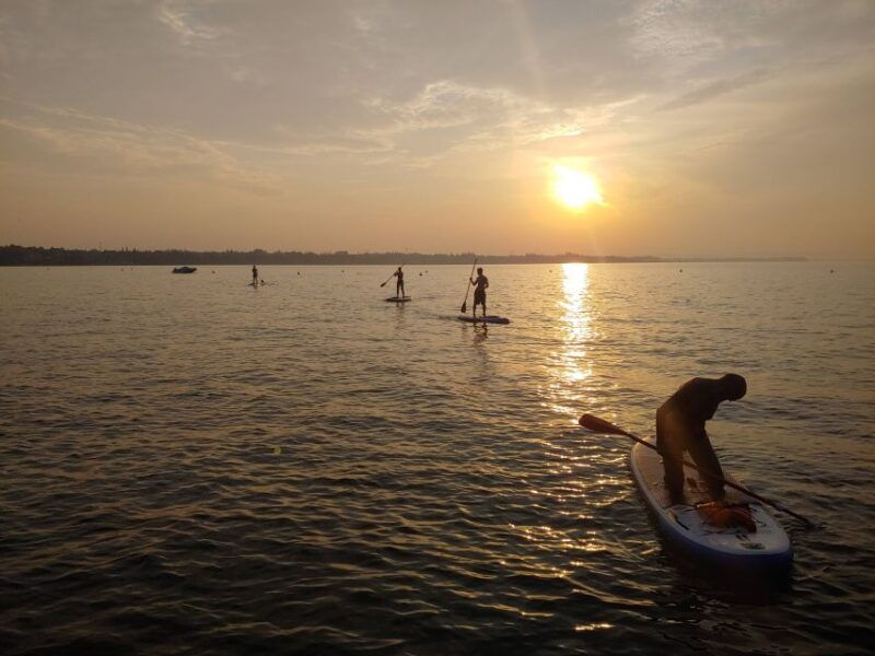 lake-garda-stand-up-paddleboard-experience-with-dry-bag