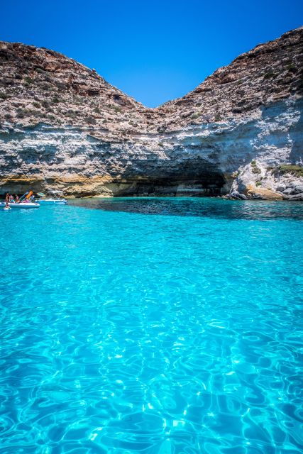 lampedusa-yacht-excursion-swimming-stops-and-typical-lunch