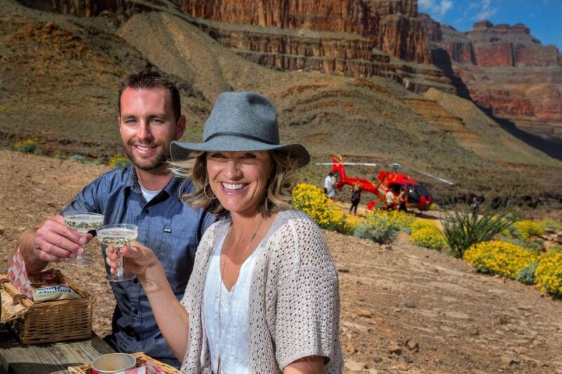 las-vegas-grand-canyon-helicopter-landing-tour