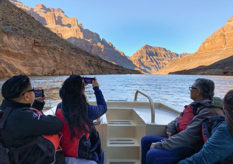 las-vegas-grand-canyon-helicopter-ride-boat-tour-skywalk