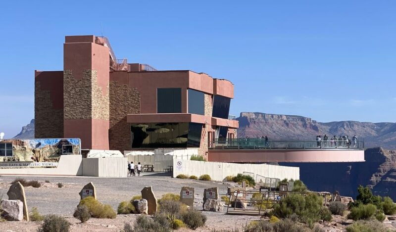 las-vegasgrand-canyon-west-tour-ranch-lunch-skywalk-entry