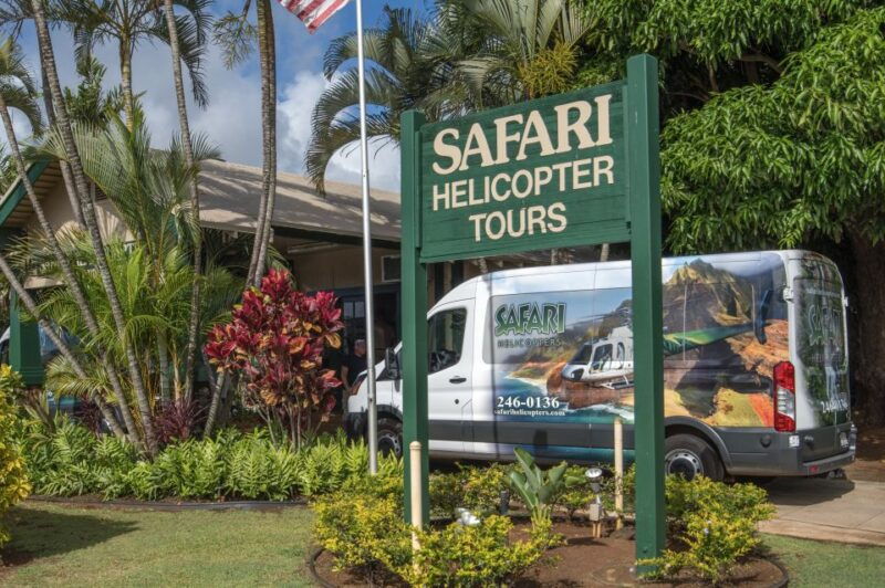 lihue-deluxe-waterfall-safari-helicopter-tour