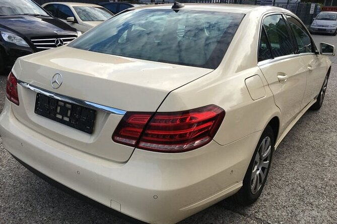limousine-service-from-athens-airport-to-plaka-monastiraki