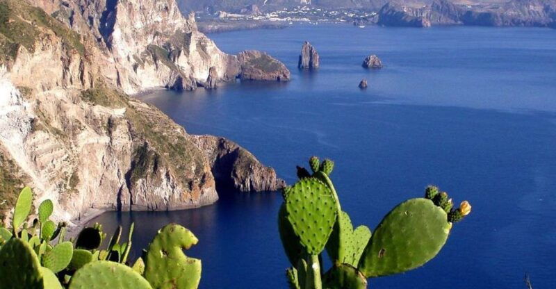 lipari-boat-tour-of-vulcano-island-with-disembarkation-stop
