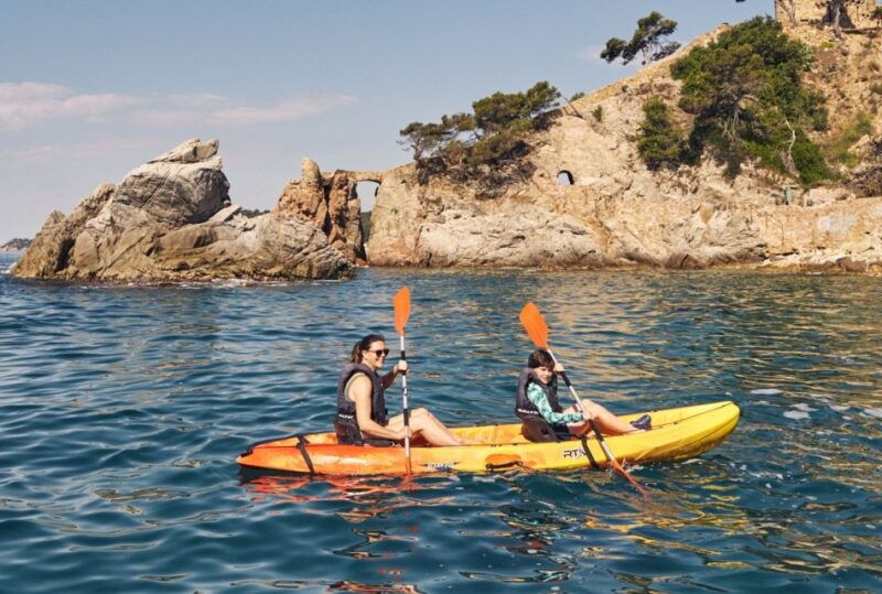 lloret-de-mar-costa-brava-kayak-tour-and-swimming