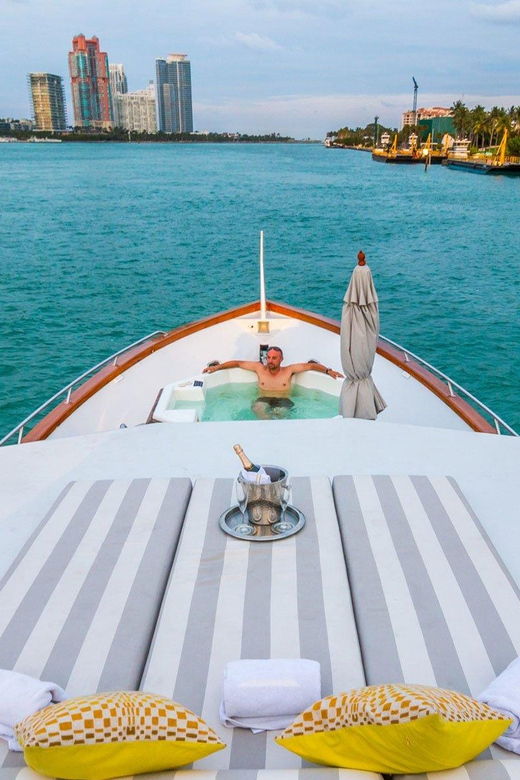 luxurious-private-yacht-trilogy