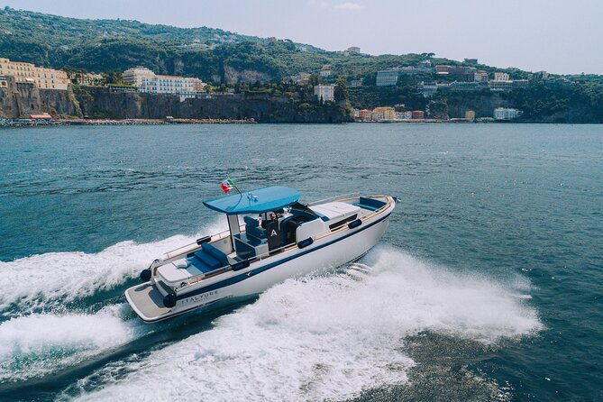 luxury-boat-tour-to-capri-from-sorrento-positano-or-amalfi