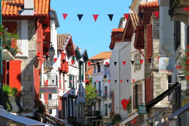 lyon-old-town-highlights-and-history-private-walking-tour