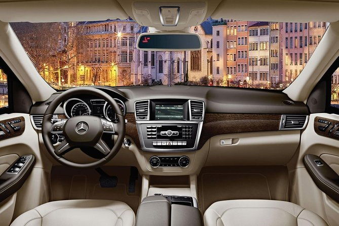 lyon-private-transfer-from-lyon-city-centre-to-lyon-lys-airport