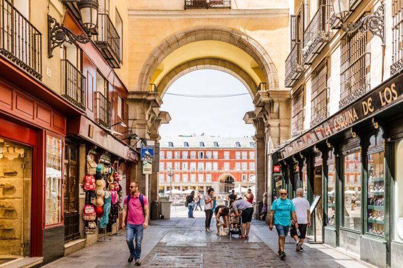 madrid-book-a-local-friend
