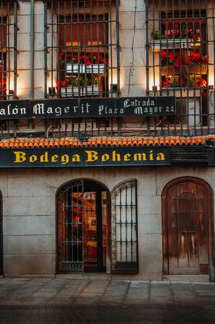 madrid-retro-tour-90-min-heart-of-the-city-and-also-modern-madrid